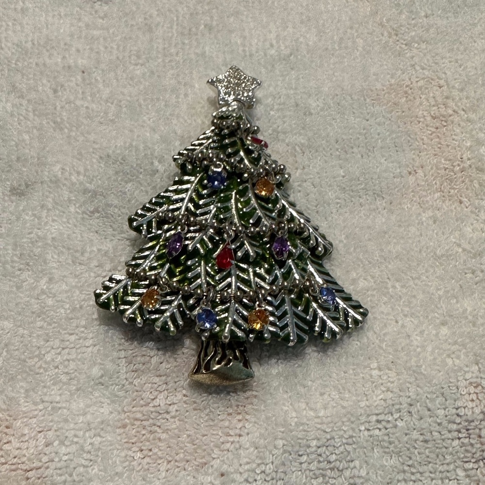 Vintage Avon Christmas Tree Pin 2008 Edition 50th Annual Anniversary In Gd Cond.